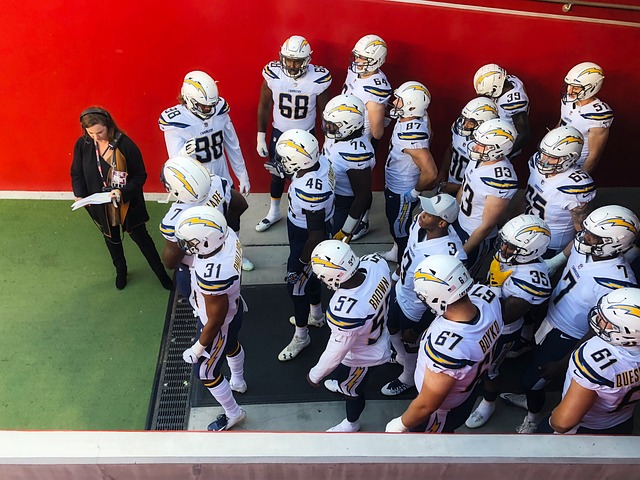 巴顿也在不 巴顿也在不